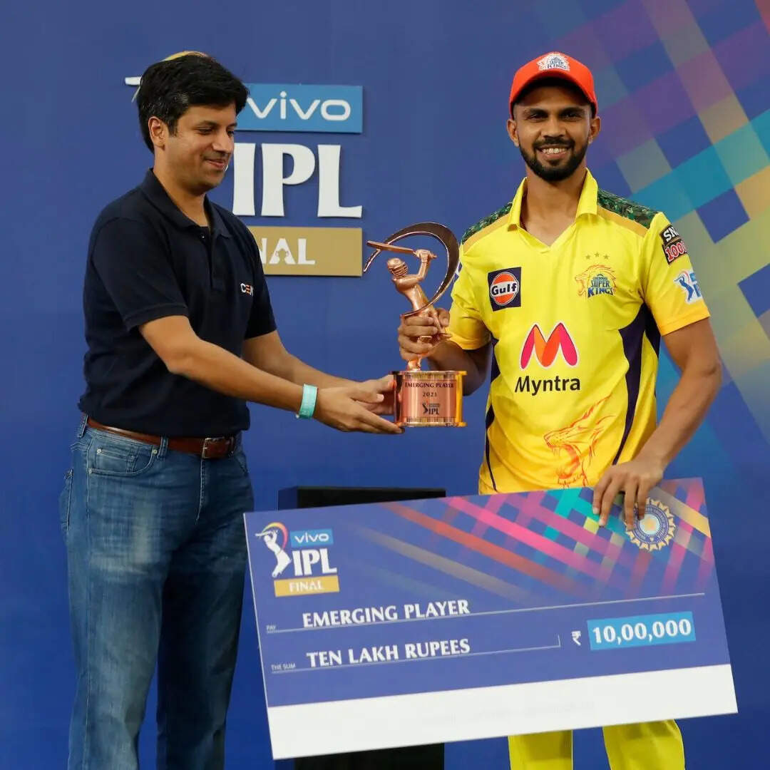 कप्तान को ही जगह नहीं