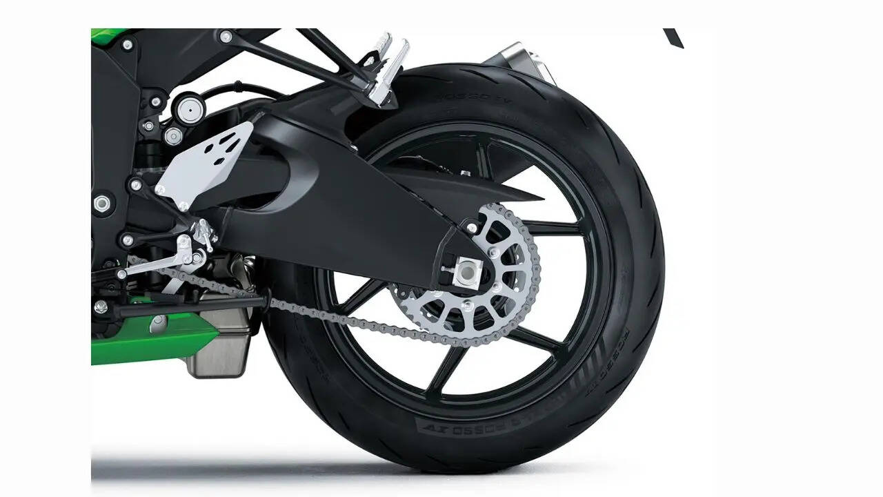 2026 Kawasaki Ninja ZX-6R फ्रेम सस्पेंशन और ब्रेक