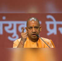 इन्हें बेटी-बहनों की इज्जत की परवाह नहीं PM मोदी अपशब्द मामले को लेकर कांग्रेस-राजद पर बरसे CM योगी