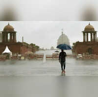 Delhi-NCR Weather दिल्ली में यमुना के उफान और बारिश की दोहरी मार आज भी बरसेंगे बदरा गुरुग्राम-फरीदाबाद में येलो अलर्ट