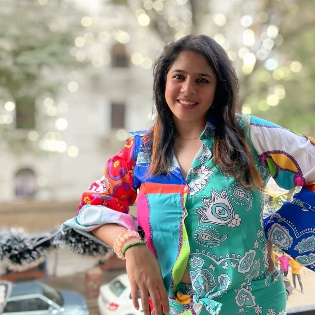 अब ऐसी लगती हैं