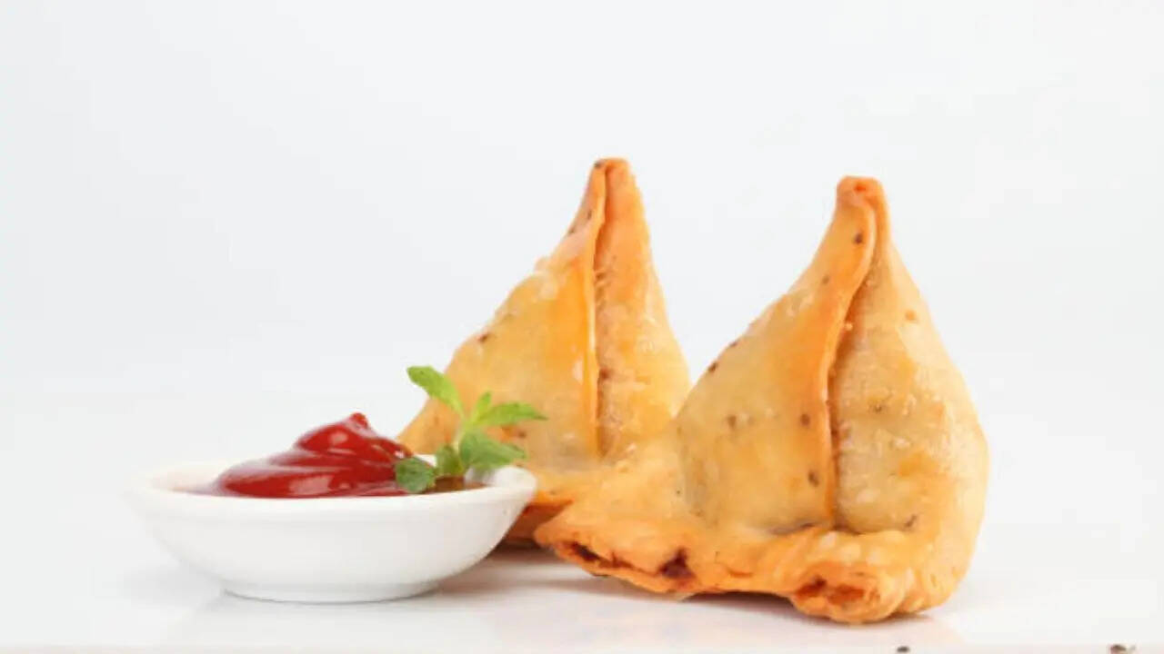 समोसा लाना भूल गया था पति