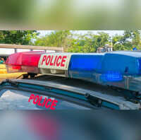 बिहार में शराब फैक्ट्री पर छापेमारी करने गए पुलिसकर्मियों पर हमला महिला कांस्टेबल समेत चार जवान घायल