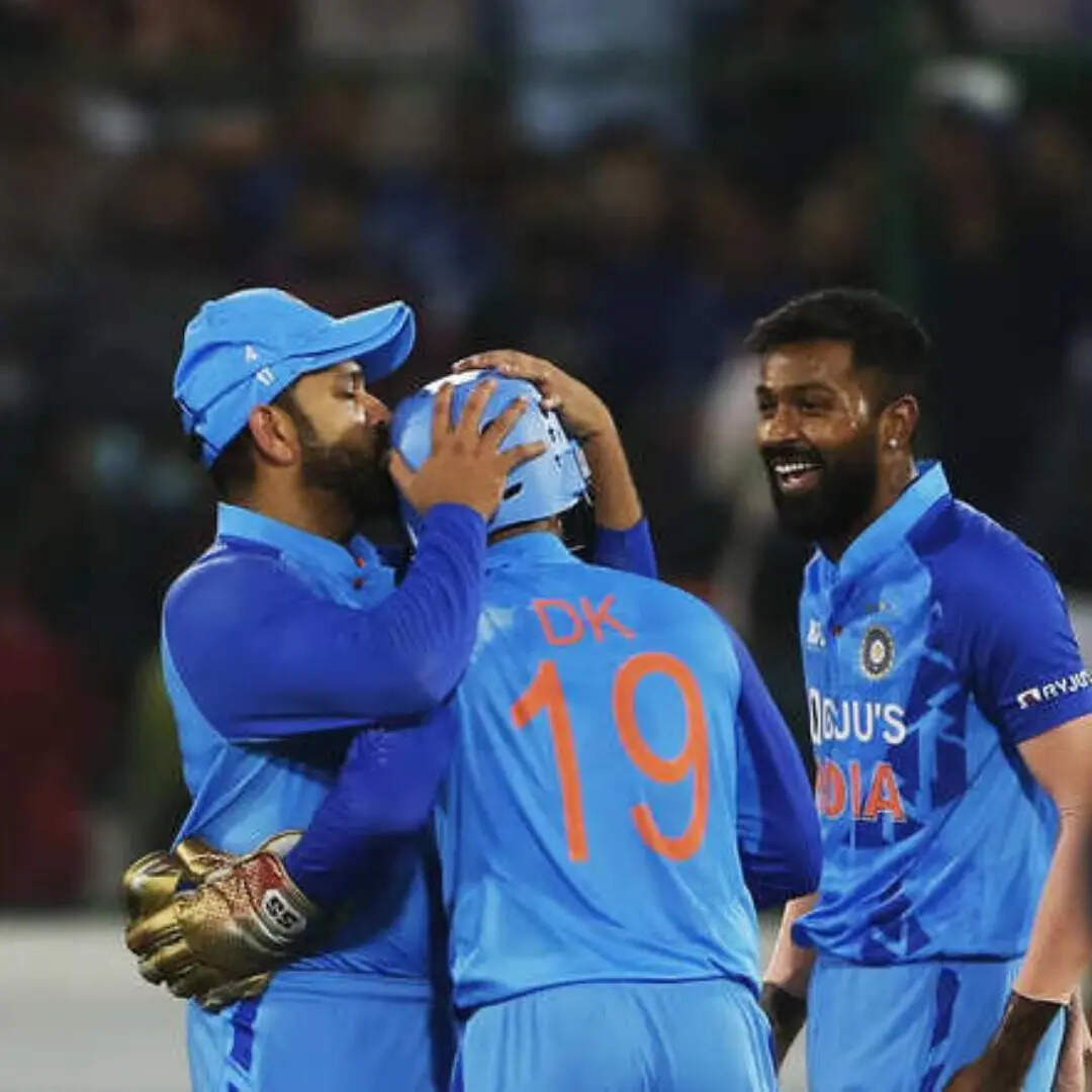 स्पिनर के तौर पर दो नाम