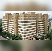 Mumbai Bomb Threat Hoax मुंबई में दो जगहों पर बम धमकी से हड़कंप पुलिस जांच में नहीं मिला कोई संदिग्ध सामान