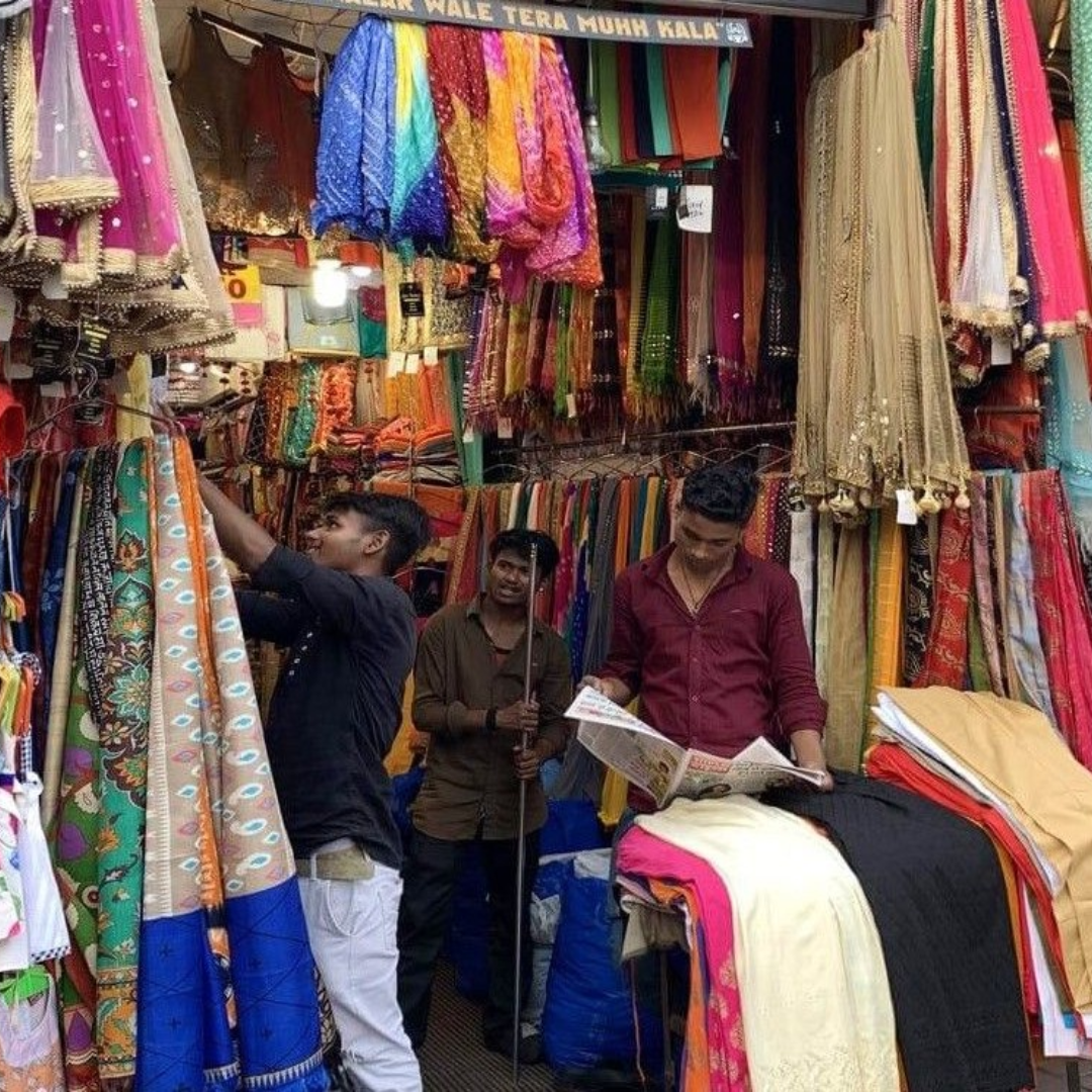 सूट-चप्पल की शॉपिंग