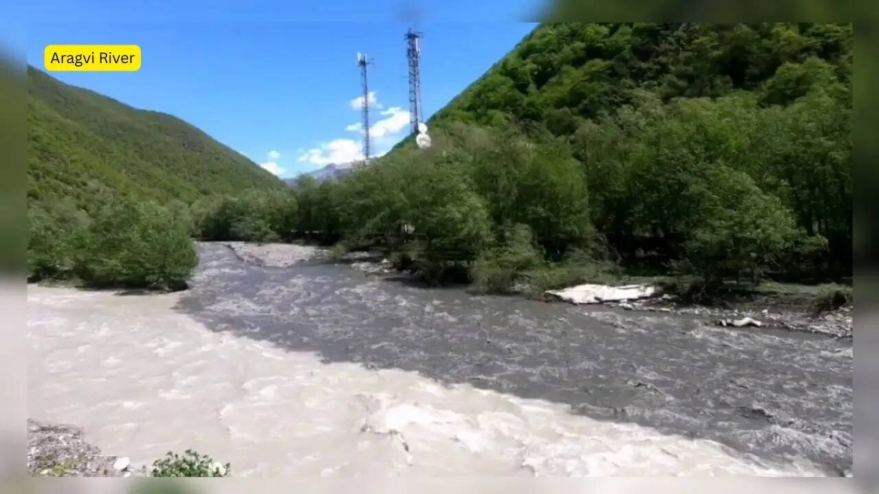 दोनों नदियों का पानी नहीं होता मिक्स