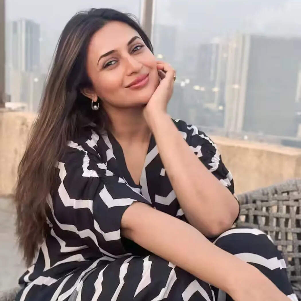 दिव्यांका की खूबसूरती का तो हर कोई दीवाना है ही लेकिन इनका ड्रेसिंग सेंस भी फैंस को खूब भाता है।