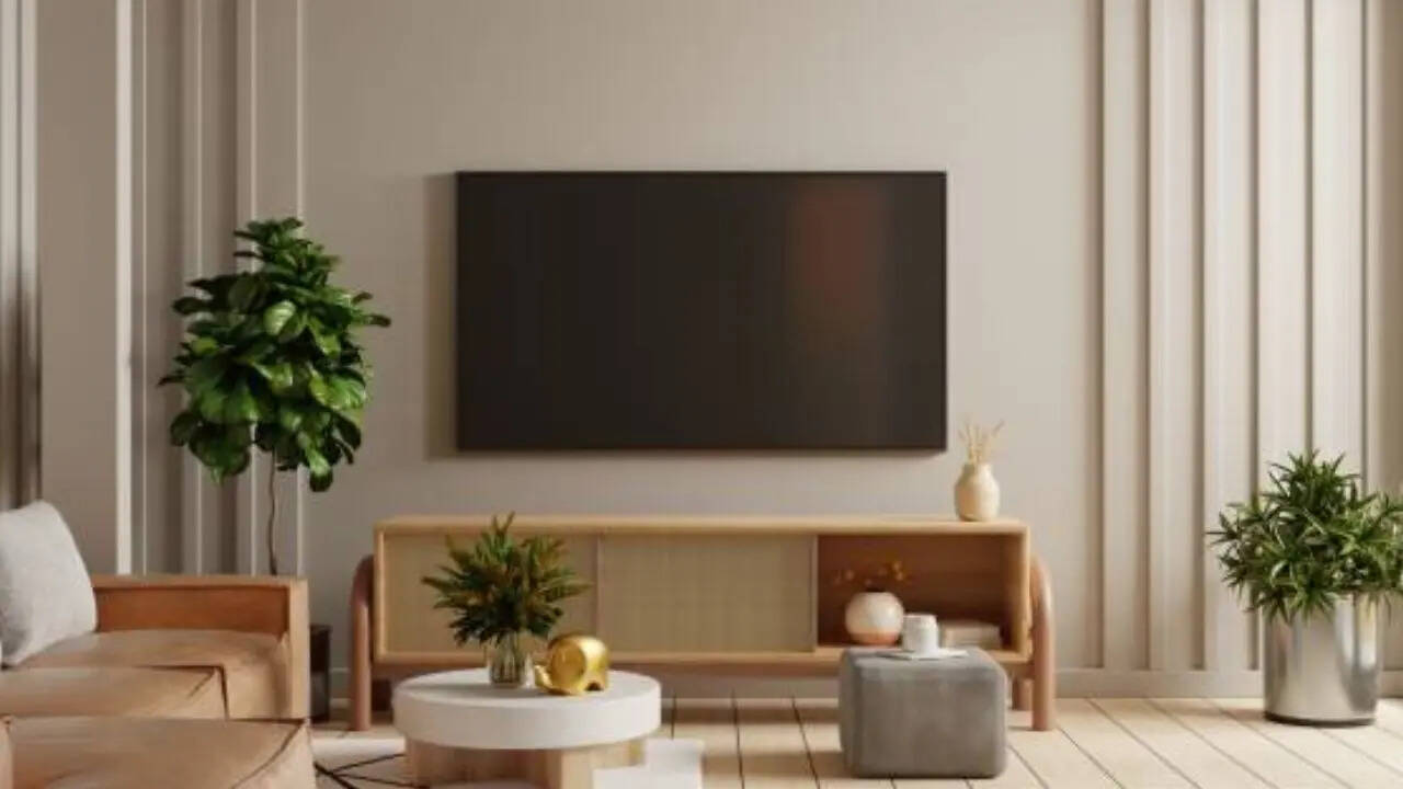 strongRealme TechLife Smart TVstrong Realme की 32 इंच स्मार्ट टीवी की कीमत फ्लिपकार्ट पर 23999 रुपये है। इस पर कंपनी ग्राहकों को इस समय 58 का तगड़ा डिस्काउंट दे रही है। इस ऑफर के साथ आप इसे सिर्फ 9999 रुपये की कीमत में खरीद सकते हैं। इसमें आपको 2000 रुपये तक का एक्सचेंज ऑफर भी मिलता है। बैंक ऑफर में आप एक्स्ट्रा बचत कर सकते हैं।