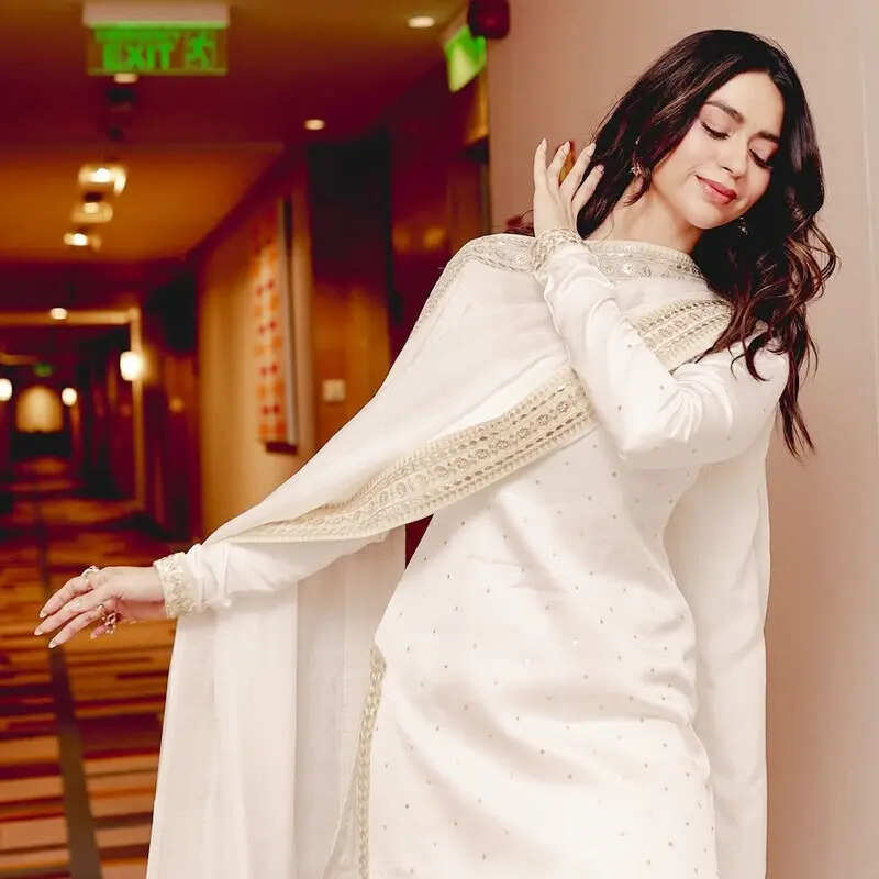 सौंदर्या शर्मा Soundarya Sharma