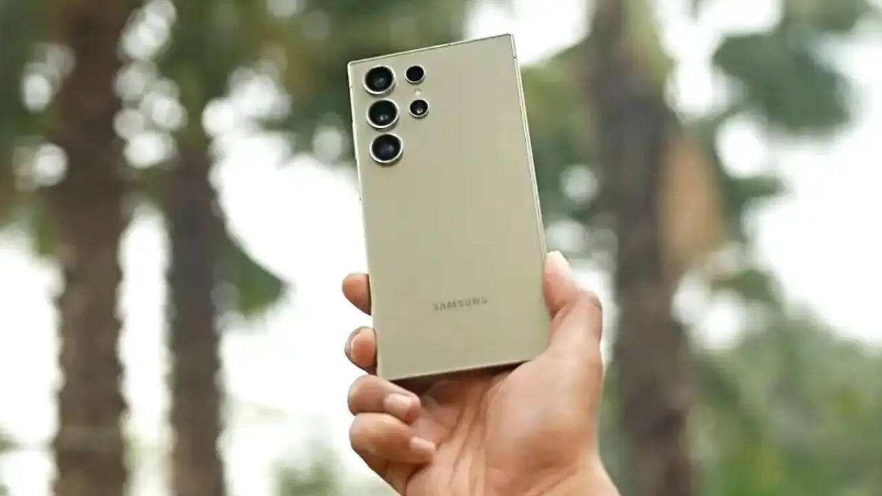 ​अमेजन ने ग्रेट इंडियन फेस्टिवल सेल शुरू होने से पहले ही अपने ग्राहकों के लिए डिस्काउंट ऑफर का पिटारा खोल दिया है। कंपनी फ्लैगशिप स्मार्टफोन्स पर इस समय धमाकेदार डिस्काउंट दे रही है।