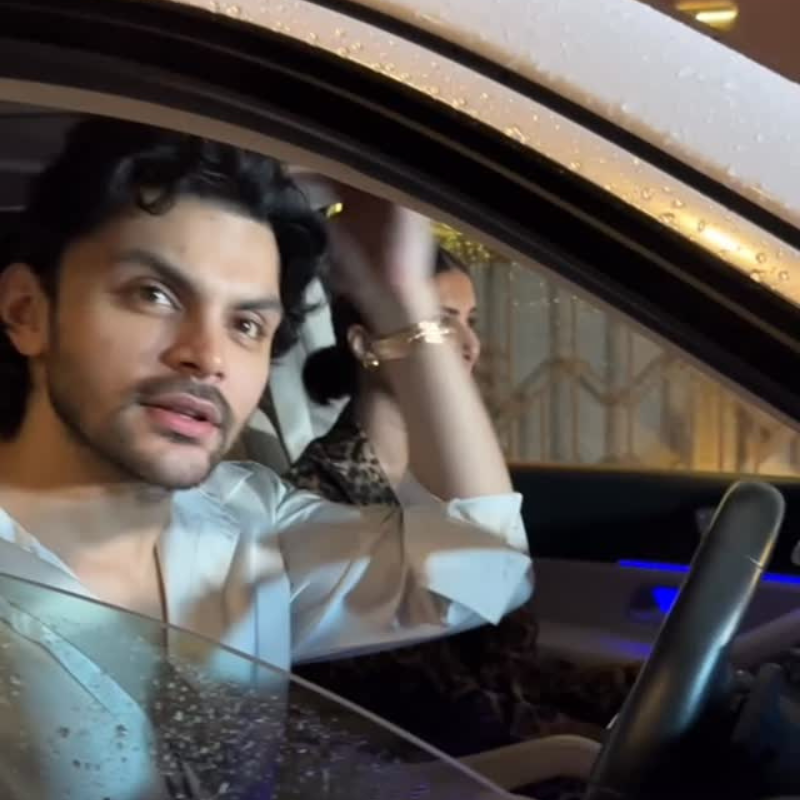 संग दिखे तारा सुतारिया-वीर पहाड़िया