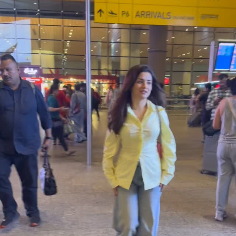 कूल लुक में नजर आईं अवनीत कौर