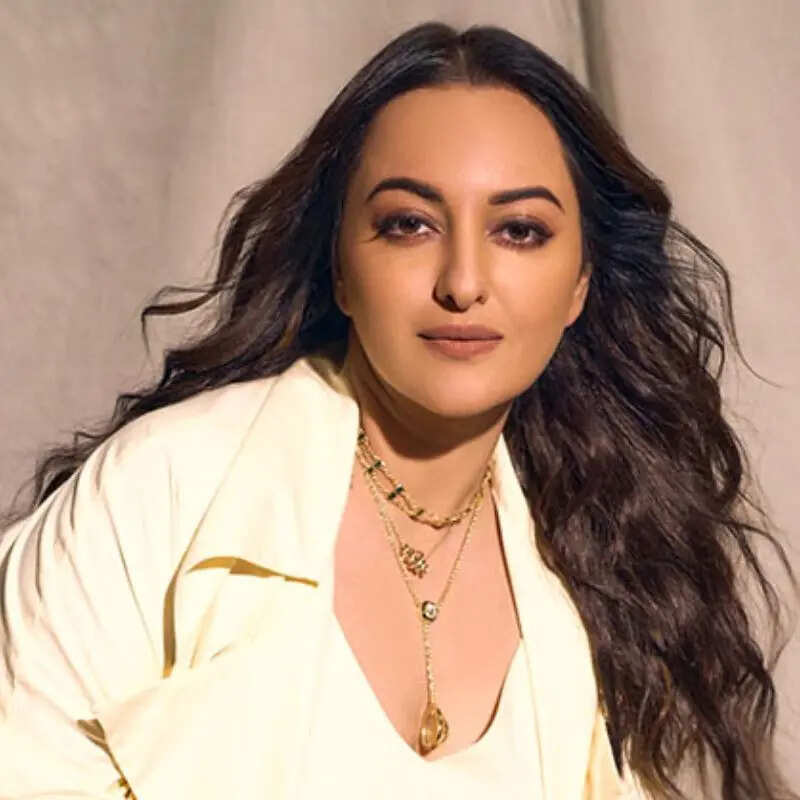 सोनाक्षी सिन्हा 