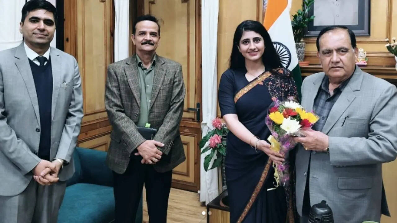 IAS Ambika Raina success story who left job from switzerland and ...