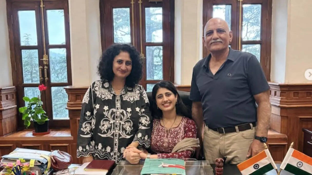 IAS Ambika Raina success story who left job from switzerland and ...