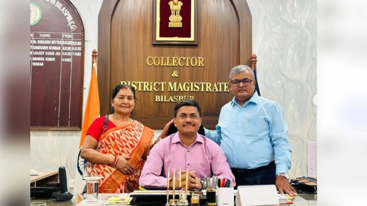 प्रारंभिक जीवन और शिक्षा, IAS Awanish Sharan Education