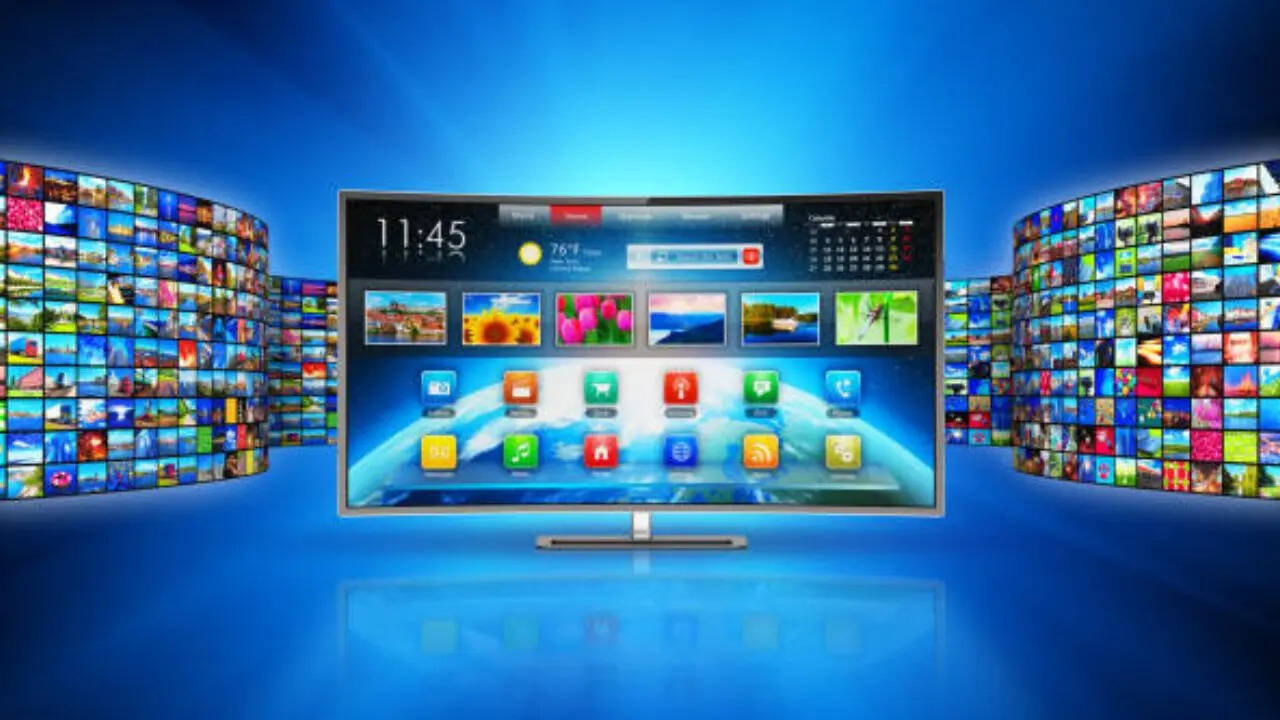 <strong>​Thomson Alpha QLED Smart TV:</strong> स्मार्ट टीवी के सेगमेंट में थॉमसन एक पॉपुलर ब्रैंड है। अगर आपका बजट कम है तो आप इसकी तरफ भी जा सकते हैं। Thomson Alpha QLED स्मार्ट टीवी की कीमत 19,999 रुपये है लेकिन अभी बिग बिलियन डेज सेल के मौके पर इस पर 40% का बंपर डिस्काउंट ऑफर चल रहा है। BBD Sale ऑफर में आप इसे सिर्फ 11,999 रुपये में खरीदकर घर ले जा सकते हैं।