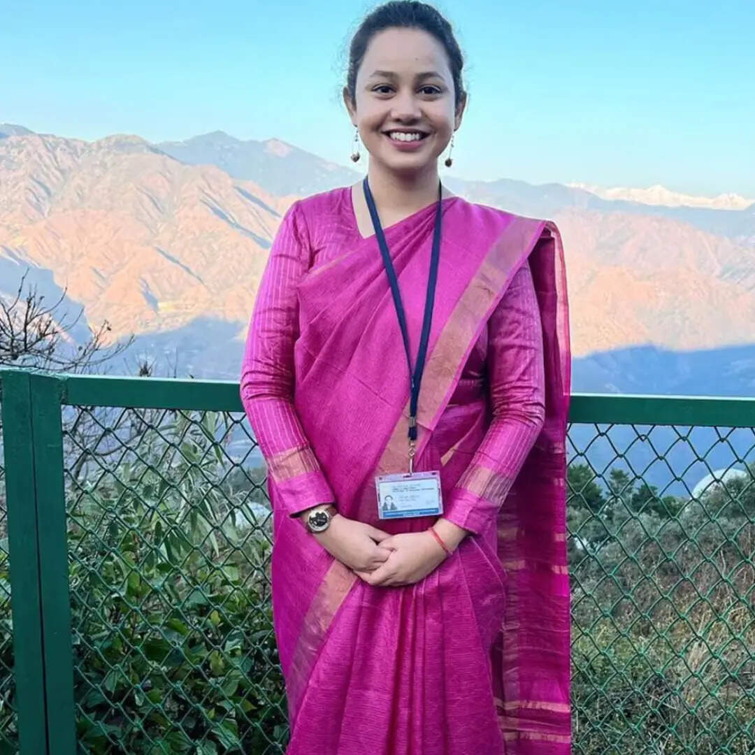 IAS Ria Dabi Inspirational story Sister of UPSC Topper Tina Dabi IAS ...