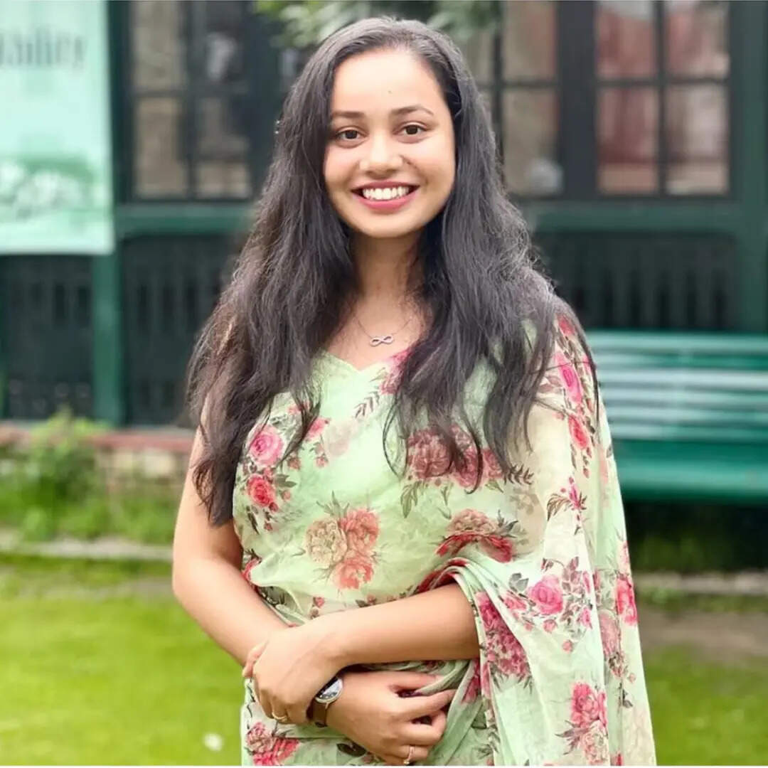 IAS Ria Dabi Inspirational story Sister of UPSC Topper Tina Dabi IAS ...
