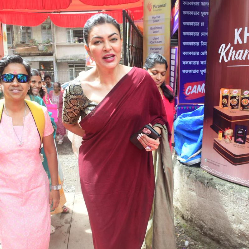 साड़ी पहने दिखीं सुष्मिता सेन