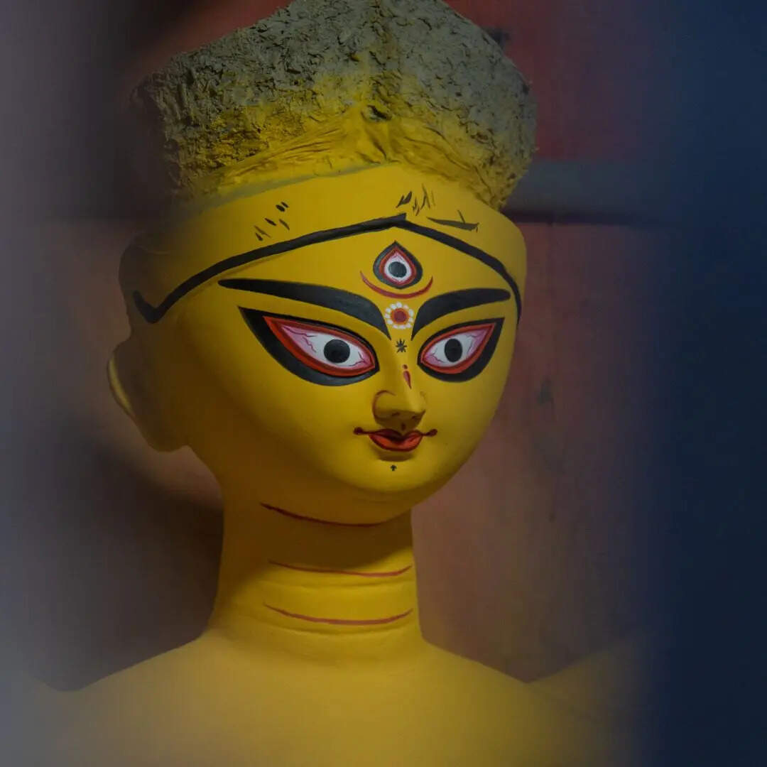 बनाएं माता की आकर्षक तस्वीर
