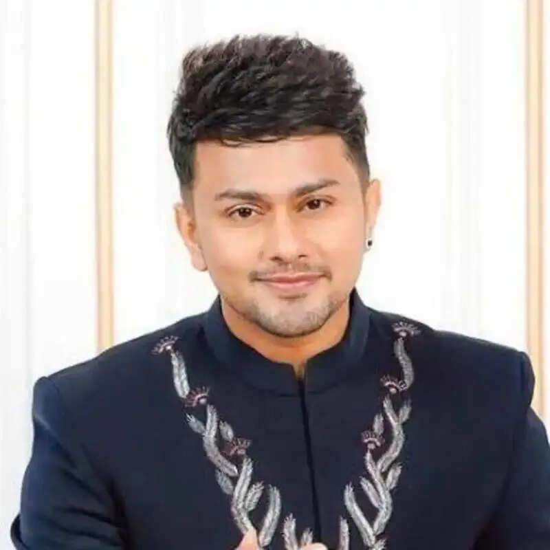 आवेज दरबार का गलत एविक्शन