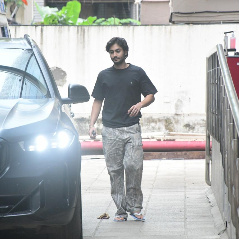 सौतेली बहन से मिलने पहुंचे अरहान खान