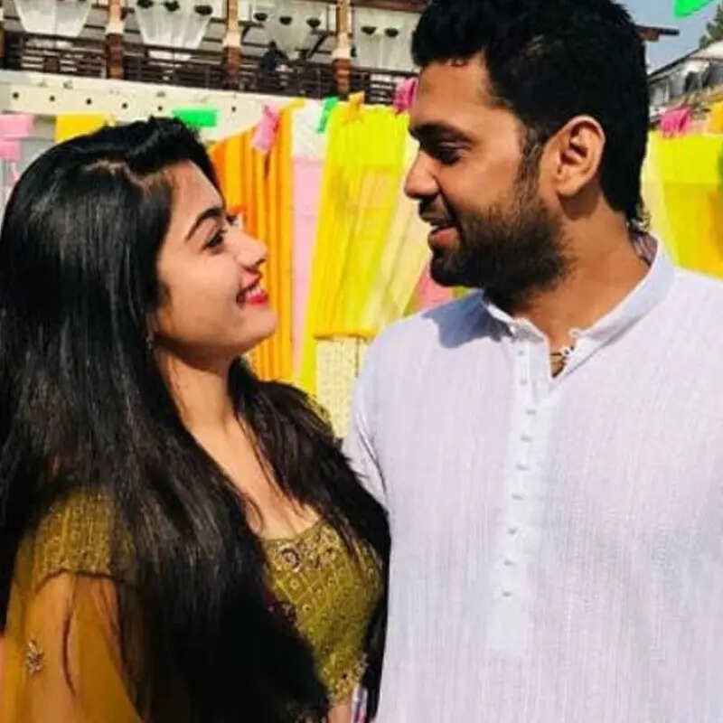 लॉंग डिटेन्स और करियर ने तोड़ा रिश्ता 