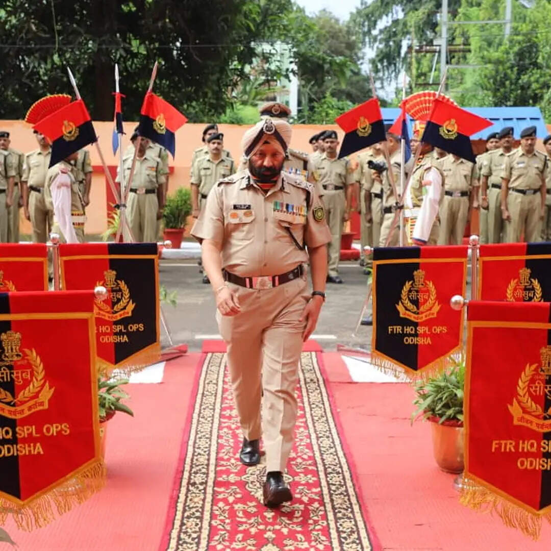 राष्ट्रीय पदक से सम्मानित