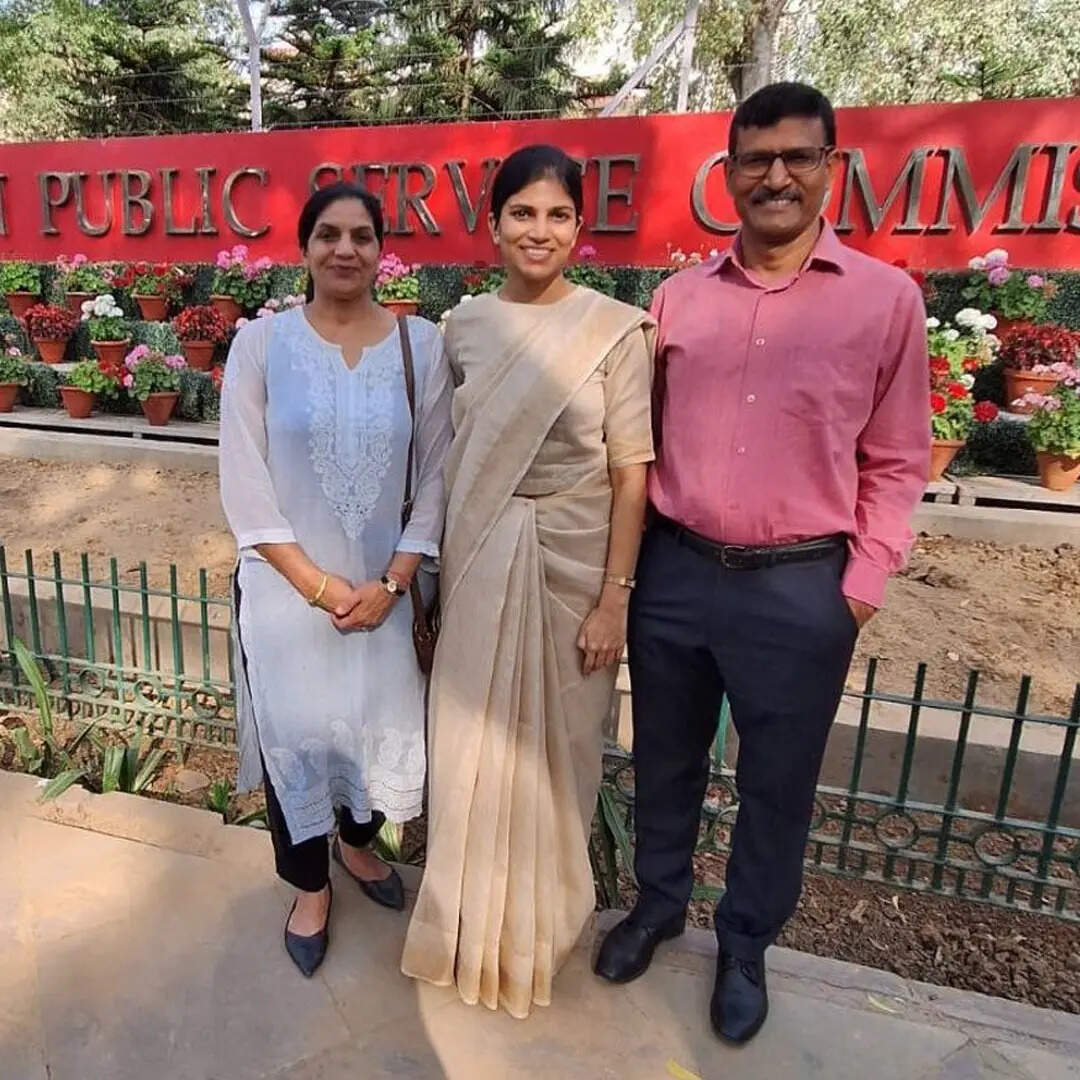 पिता विंग कमांडर 