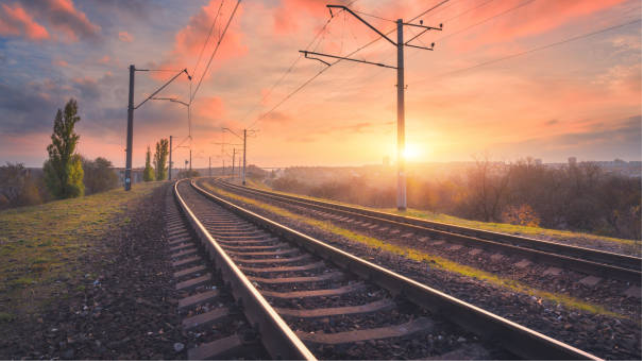 इन 18 जिलों पर विकसित होंगी पटरियां