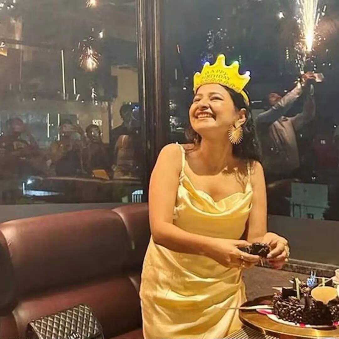 पहले बनीं वेटनरी ऑफिसर 