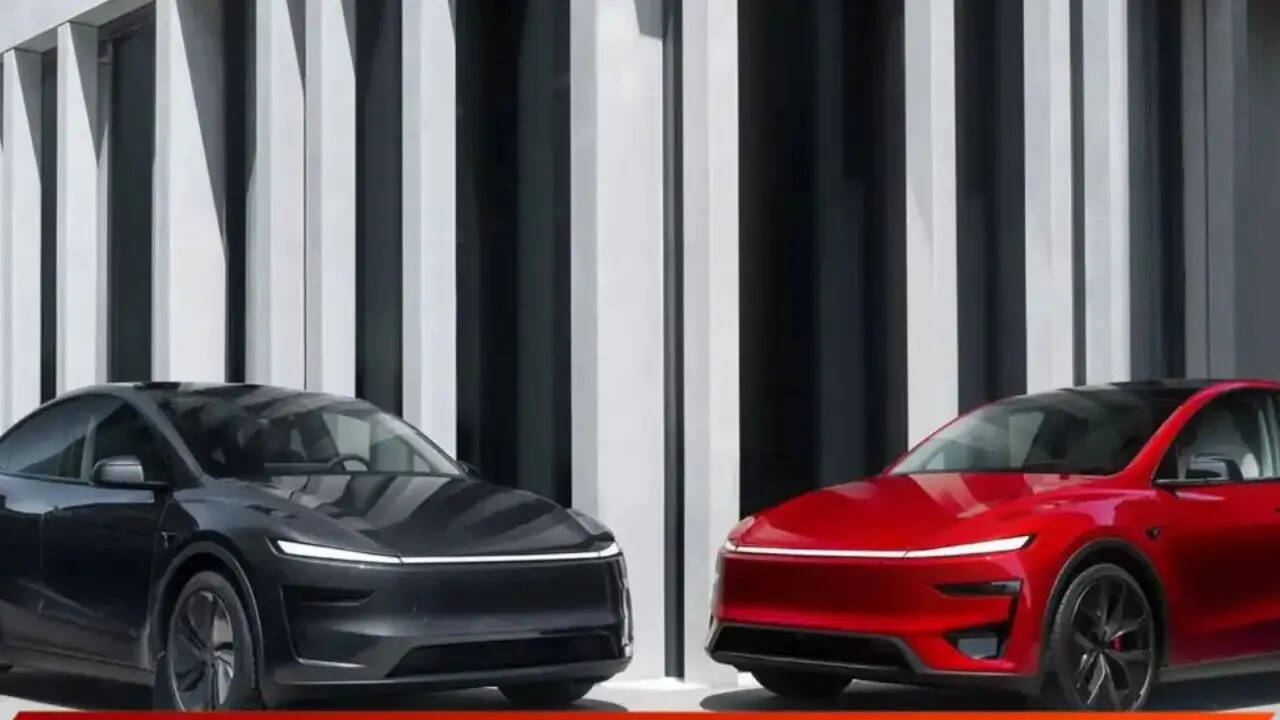 आपको बता दें कि Tesla Model Y में दो वेरिएंट मिलते हैं जिसमें -Standard Range 60 kWh और Long Range 75 kWh  शामिल हैं। कंपनी के मुताबिक Standard Range वर्जन में यूजर्स को  एक बार फुल चार्ज होने पर 500 किमी तक की रेंज मिलेगी। वहीं Long Range वेरिएंट में फुल चार्ज होने पर 622 किमी तक की रेंज मिलेगी। इसमें आपको शानदार चार्जिंग स्पीड मिलने वाली है। होम चार्जर से आप इसे 8-10 घंटे में फुल चार्ज कर पाएंगे। 