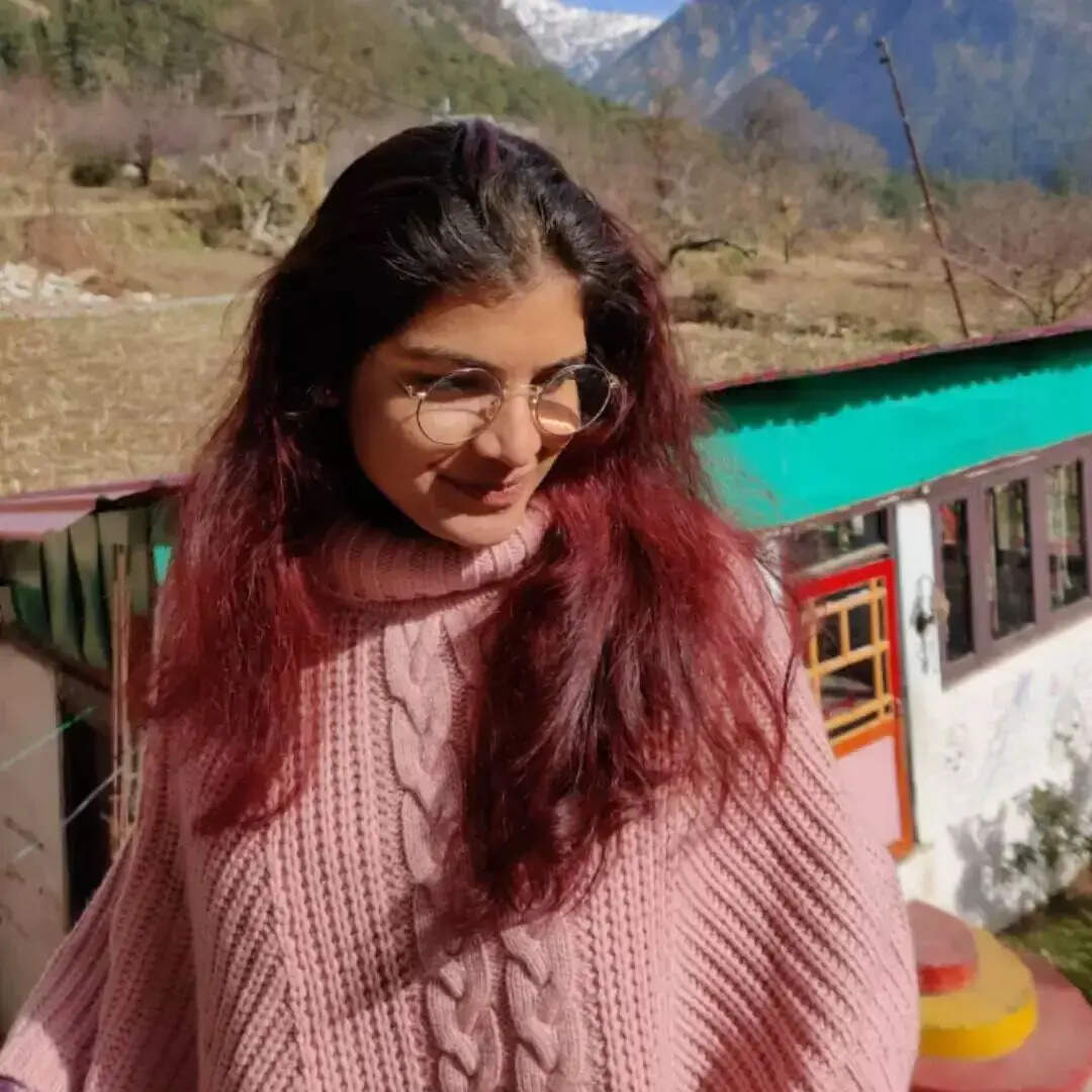 यहां से किया BA LLB