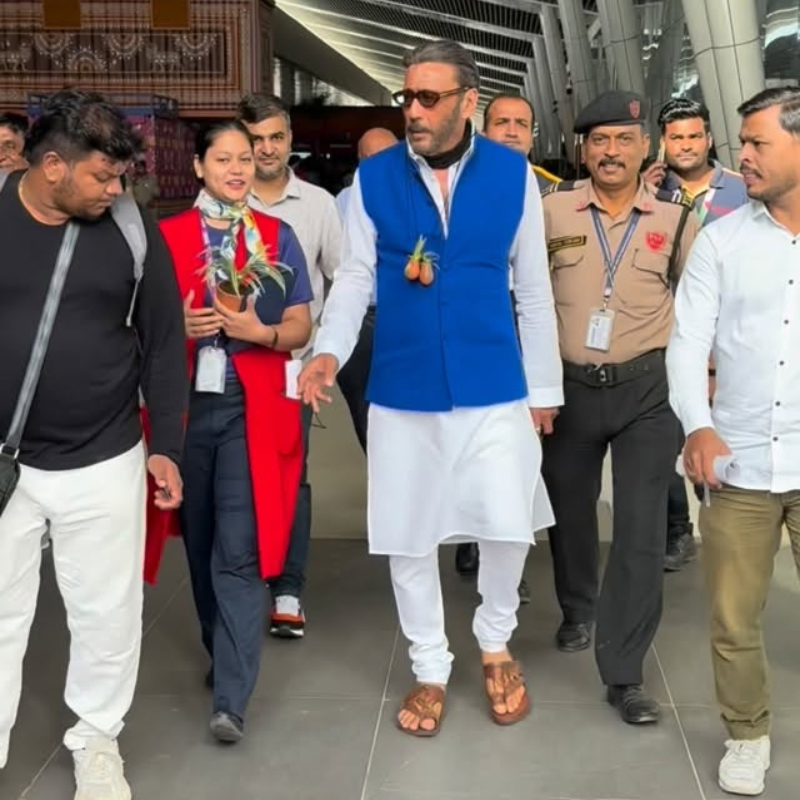 धांसू अंदाज में दिखे जैकी श्रॉफ