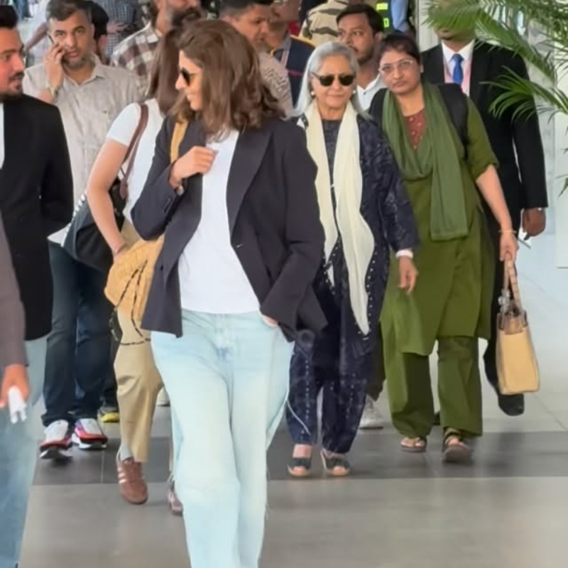 गुजरात पहुंचीं जया बच्चन