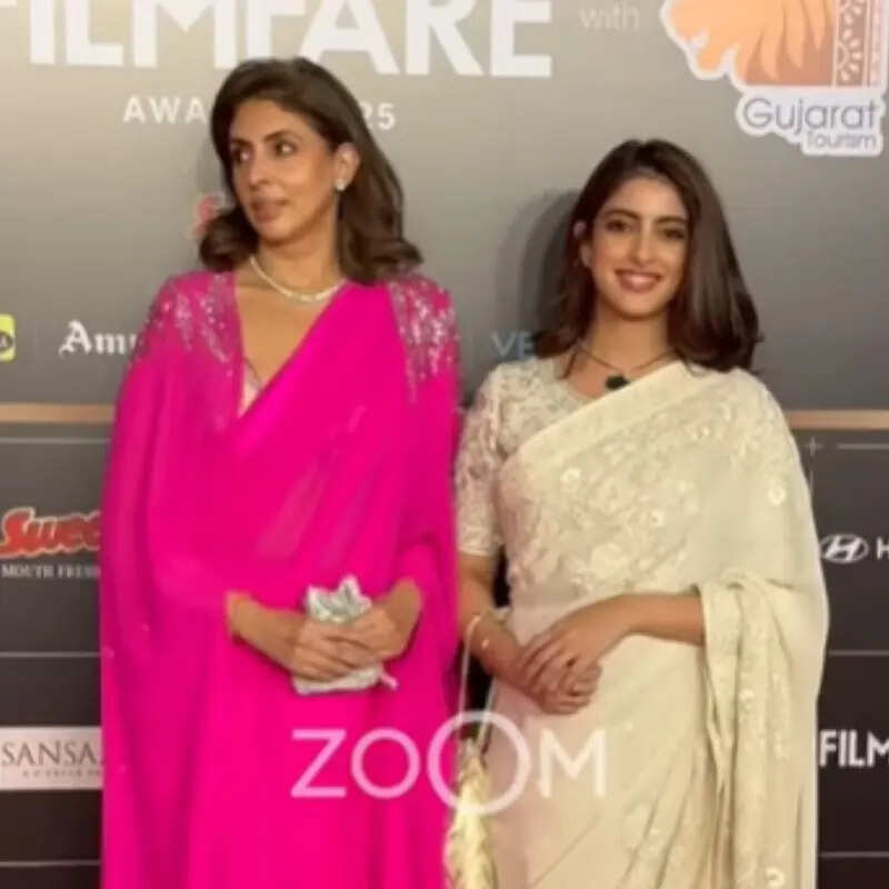 श्वेता नंदा-नव्या नवेली नंदा 