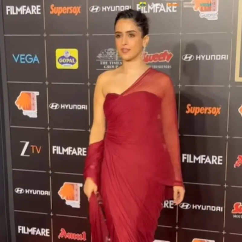 सान्या मल्होत्रा 