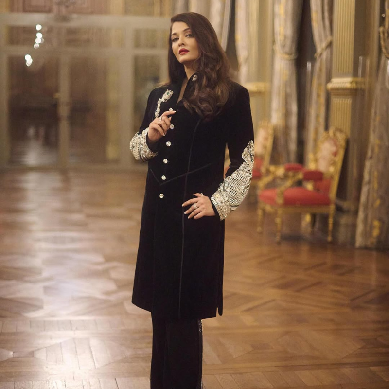 ऐश्वर्या के लुक ने बनाया दीवाना