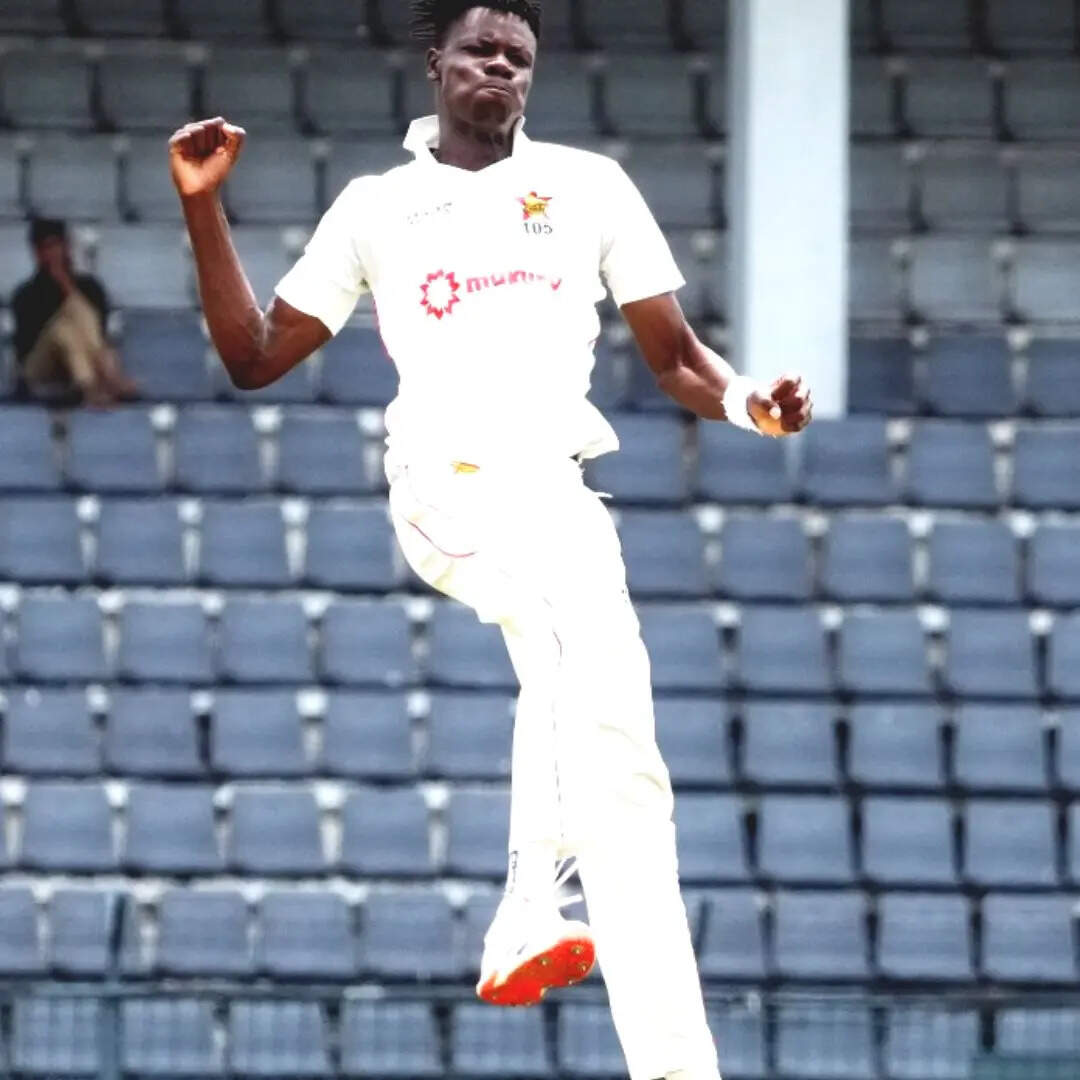 ब्लेसिंग मुजरबानी को छोड़ा पीछे