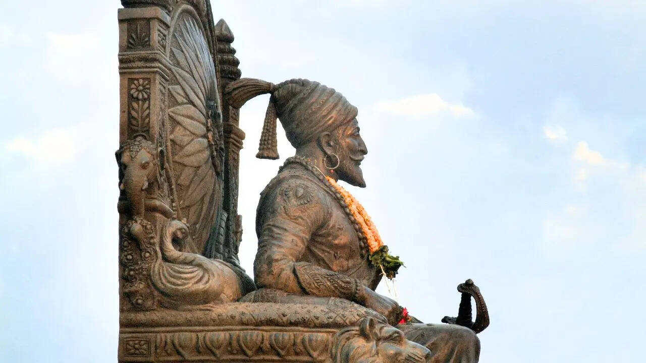 महाराष्ट्र का सबसे बड़ा किला