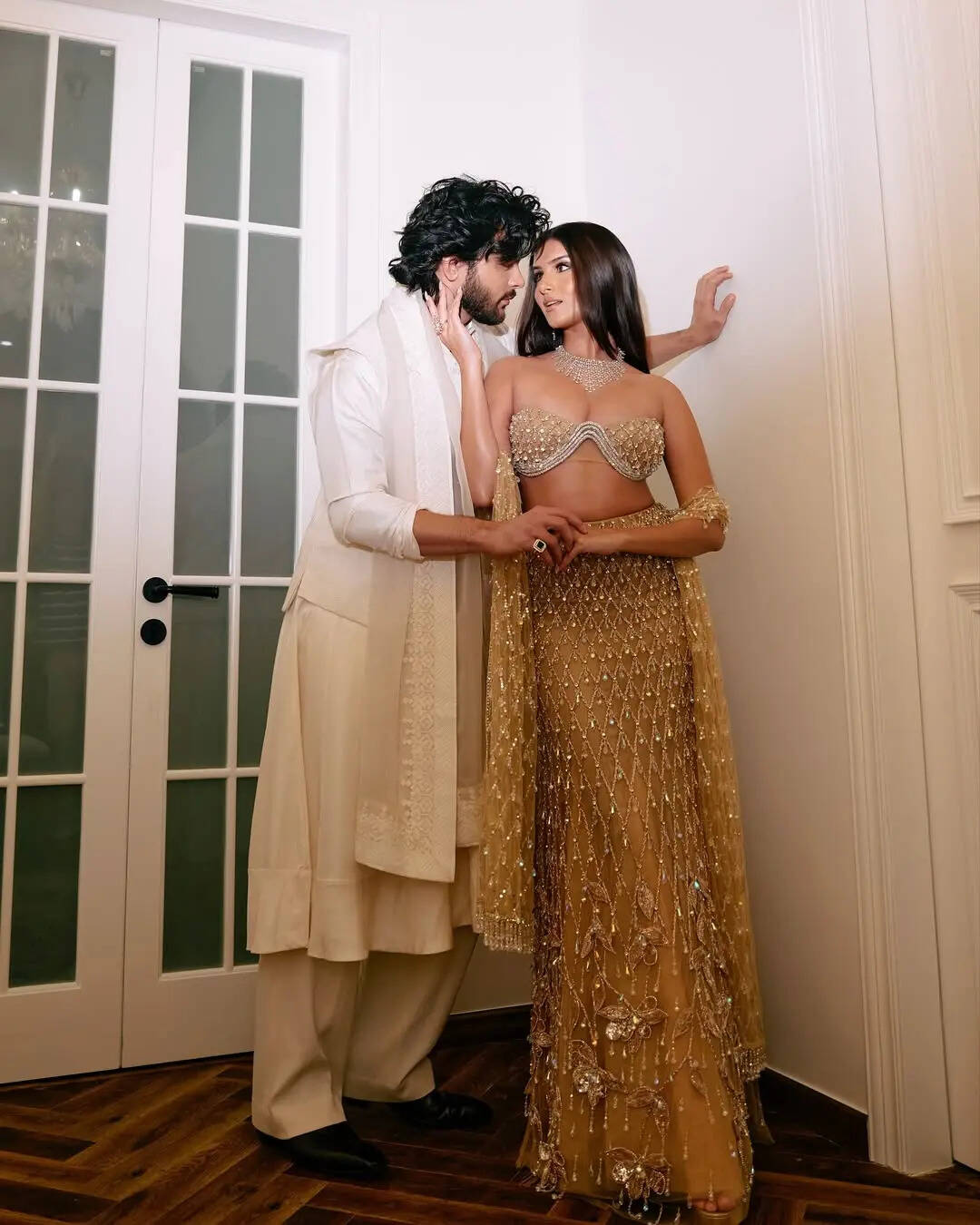 आदर जैन को टीज कर रहे लोग 