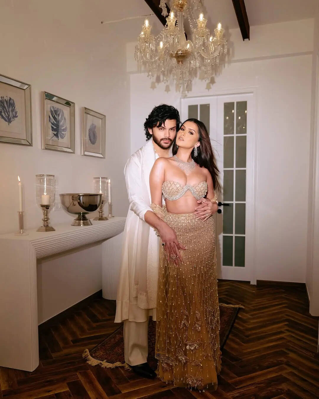 हर तरफ हो रही चर्चा 