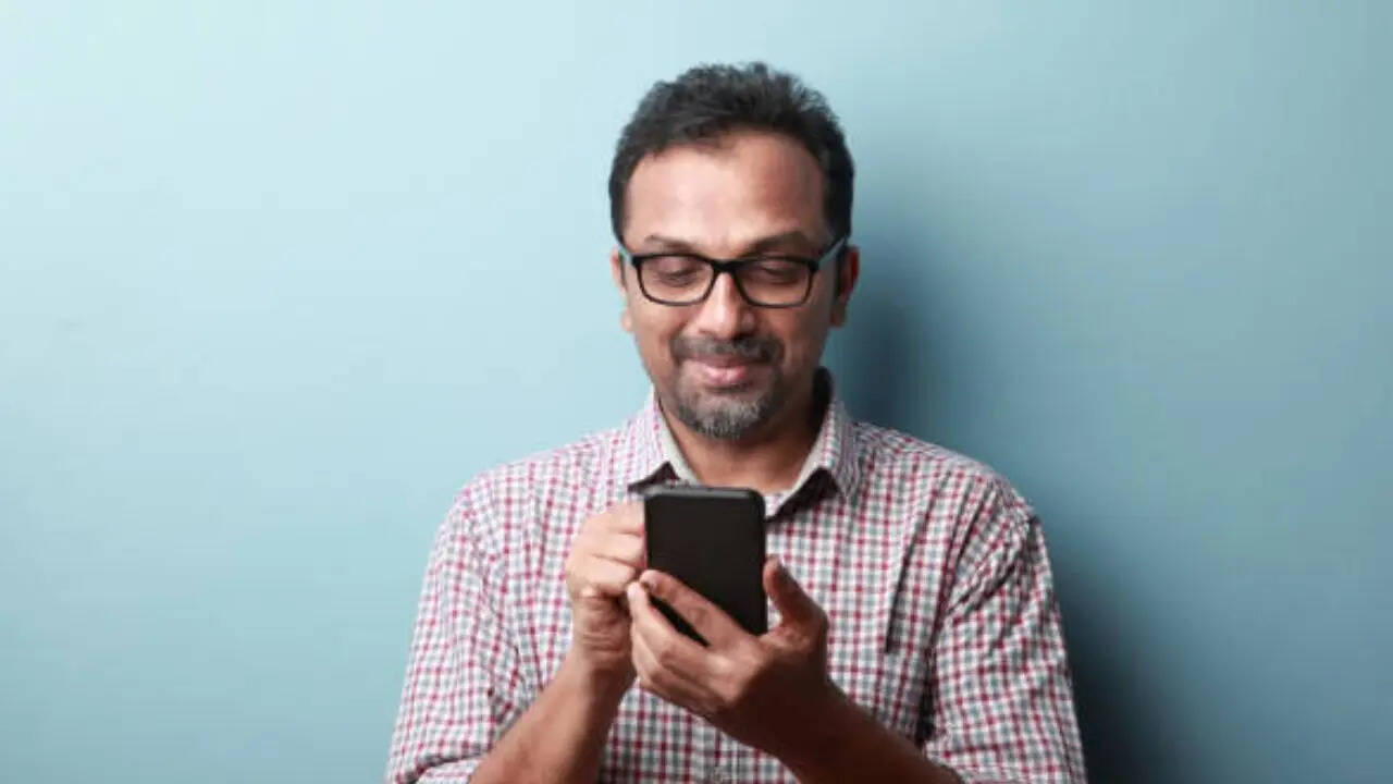 ​1 रुपये वाले 4G सिम कार्ड की वैलिडिटी सिर्फ 30 दिनों की होगी। अगर आप सिम कार्ड खरीदते हैं तो आपको पूरे KYC वेरिफिकेशन प्रॉसेस को पूरा करना होगा। आपको इस बात का ध्यान रखना होगा कि यह ऑफर सिर्फ नए ग्राहकों के लिए है। अगर आप पहले से बीएसएनएल का सिम कार्ड है तो यह ऑफर आपके लिए नहीं हैं। 