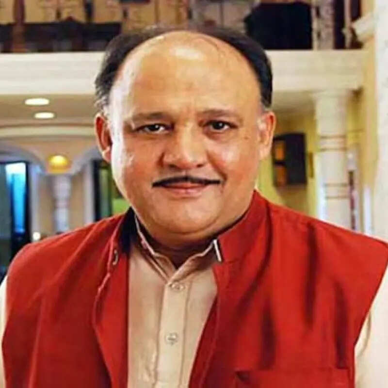 'बिदाई' एक्टर आलोक नाथ पर गिरी कानून की गाज