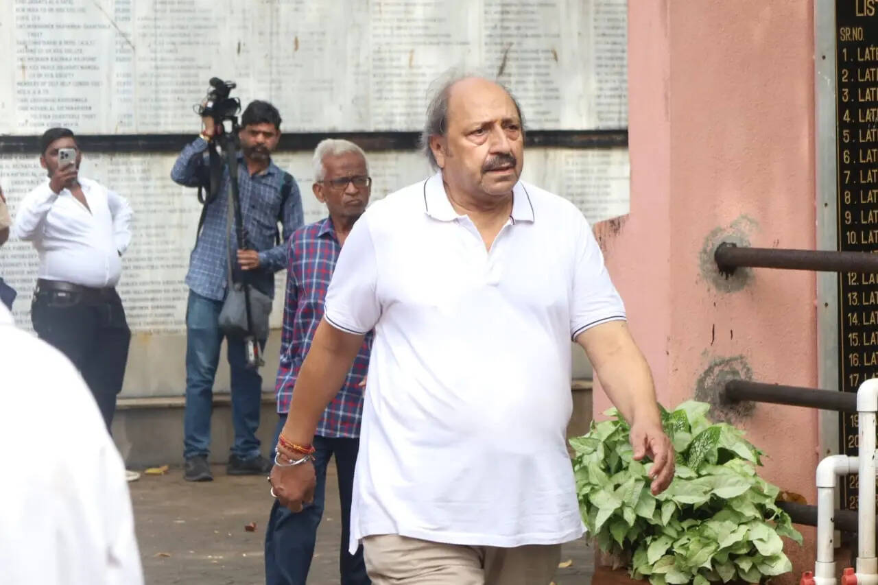 सुधीर पांडे ने दर्ज कराई मौजूदगी