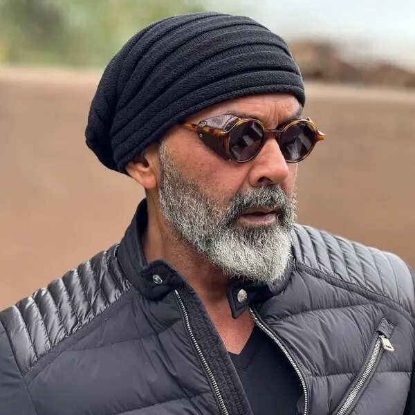  बॉबी देओल 
