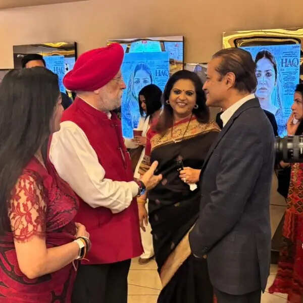 केंद्रीय मंत्री हरदीप सिंह पुरी भी पहुंचे 