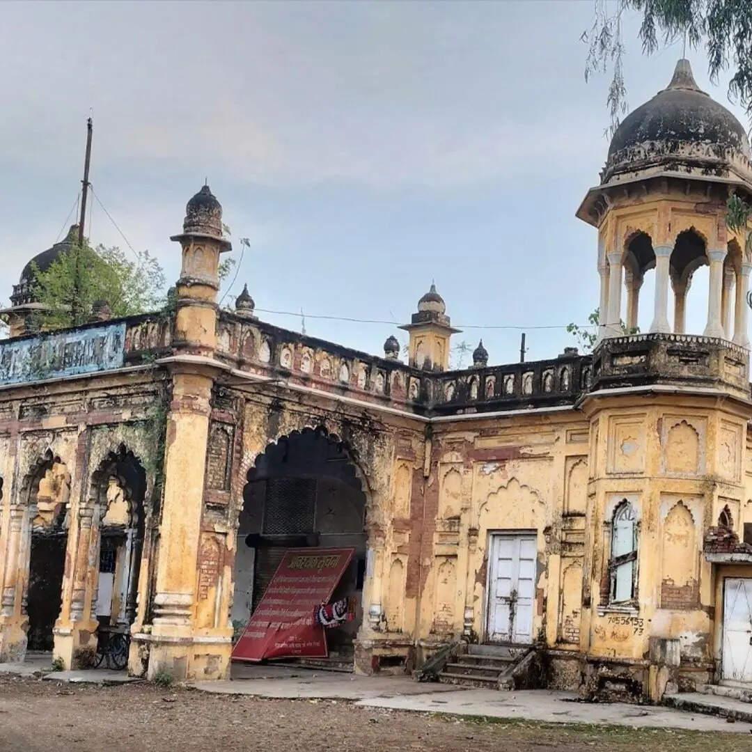 खत्म हो गई रंगत